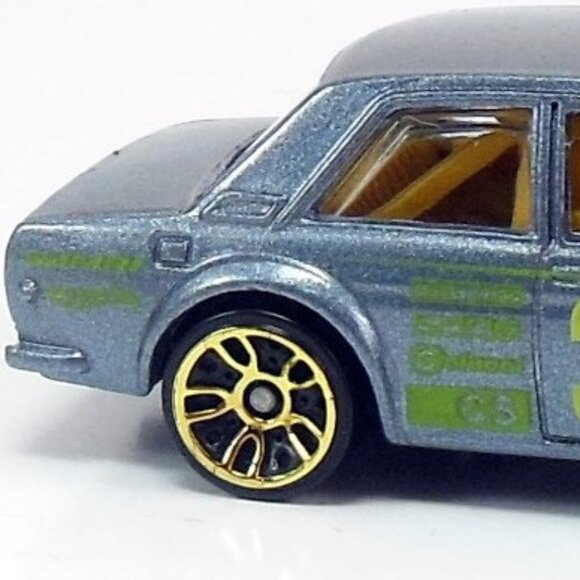 Hot Wheels Datsun Bluebird 32 Mattel - Picture 6 of 8